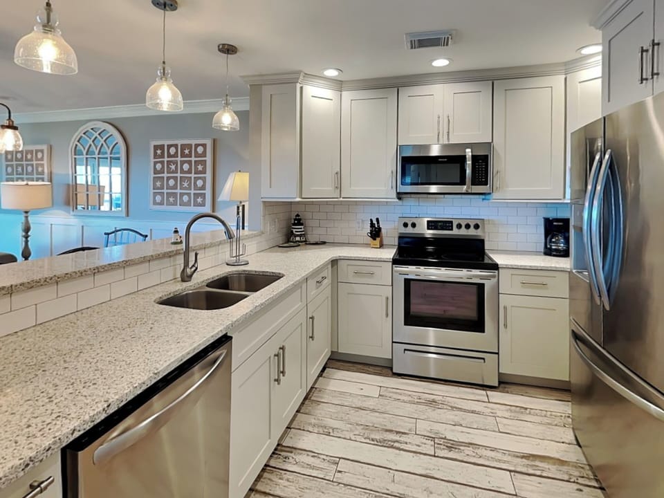 Full Kitchen