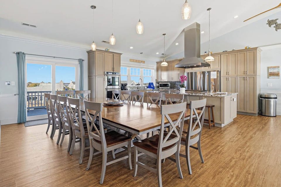 Top-Level Dining Room with Table (seats 12)