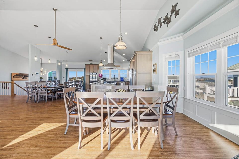 Top-Level Dining Room with Table (seats 8)