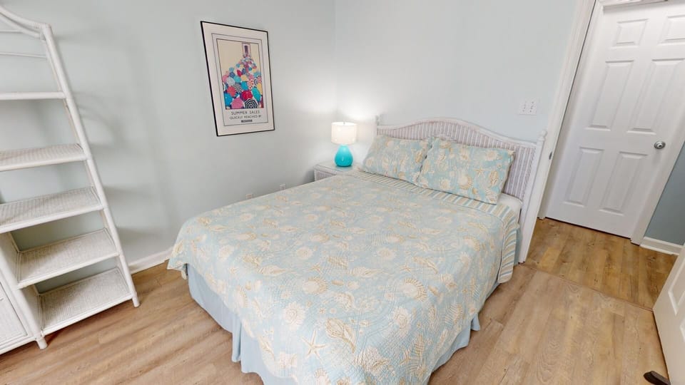 Third Bedroom - Queen Bed