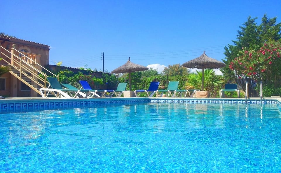  Can Bril pool and garden 