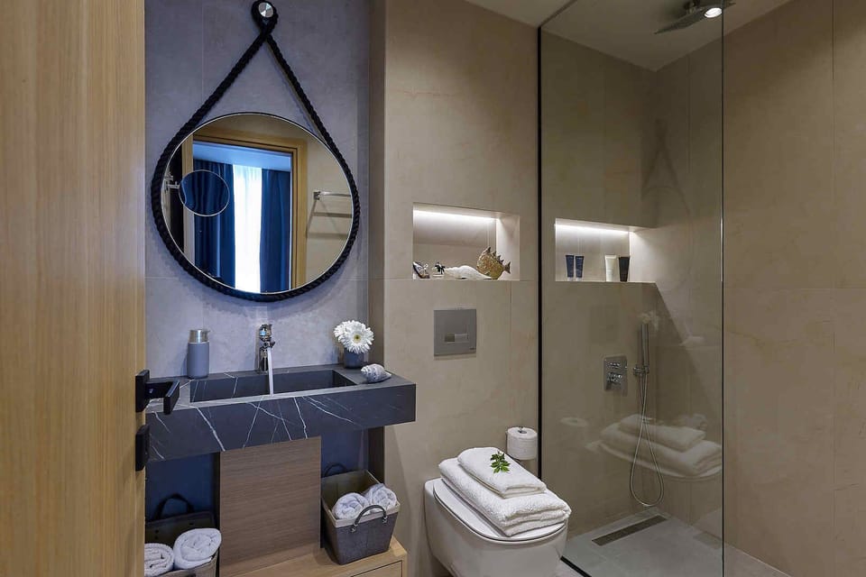 ensuite showerbathroom of bedroom no 3