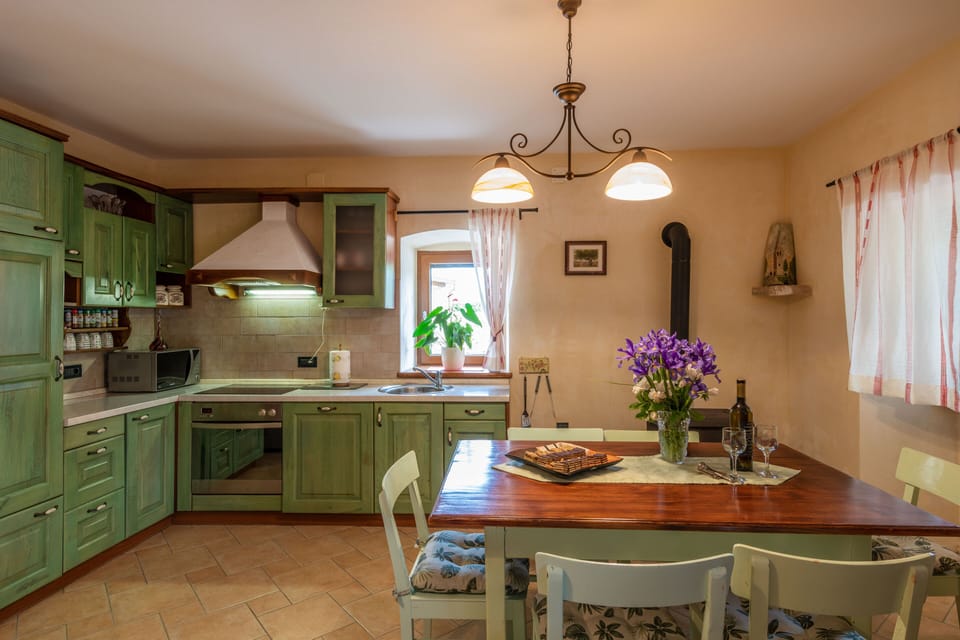 Air-conditioned interiors with lovely details, making you feel at home