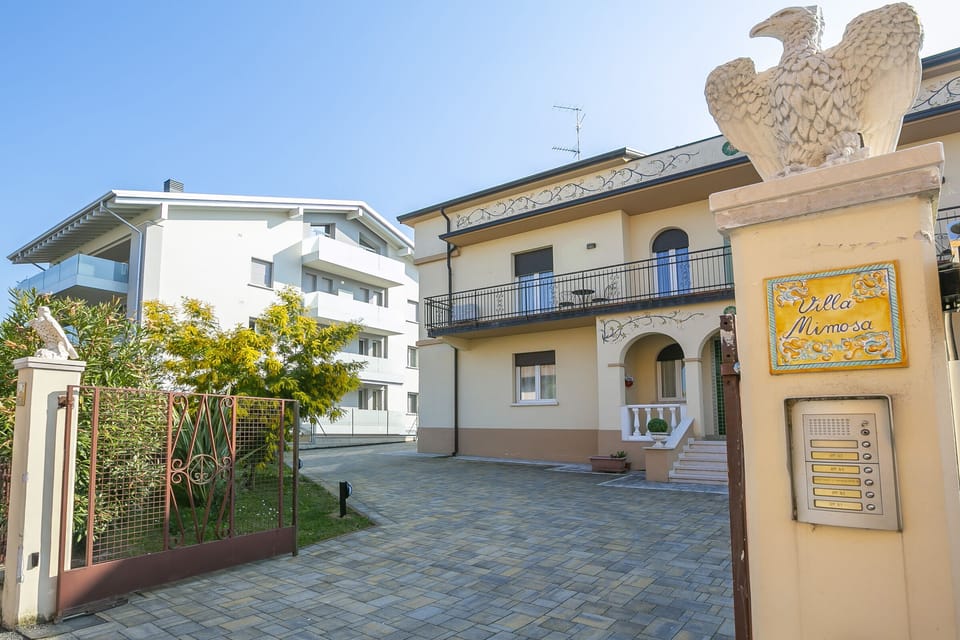 Main entrance of Villa Mimosa