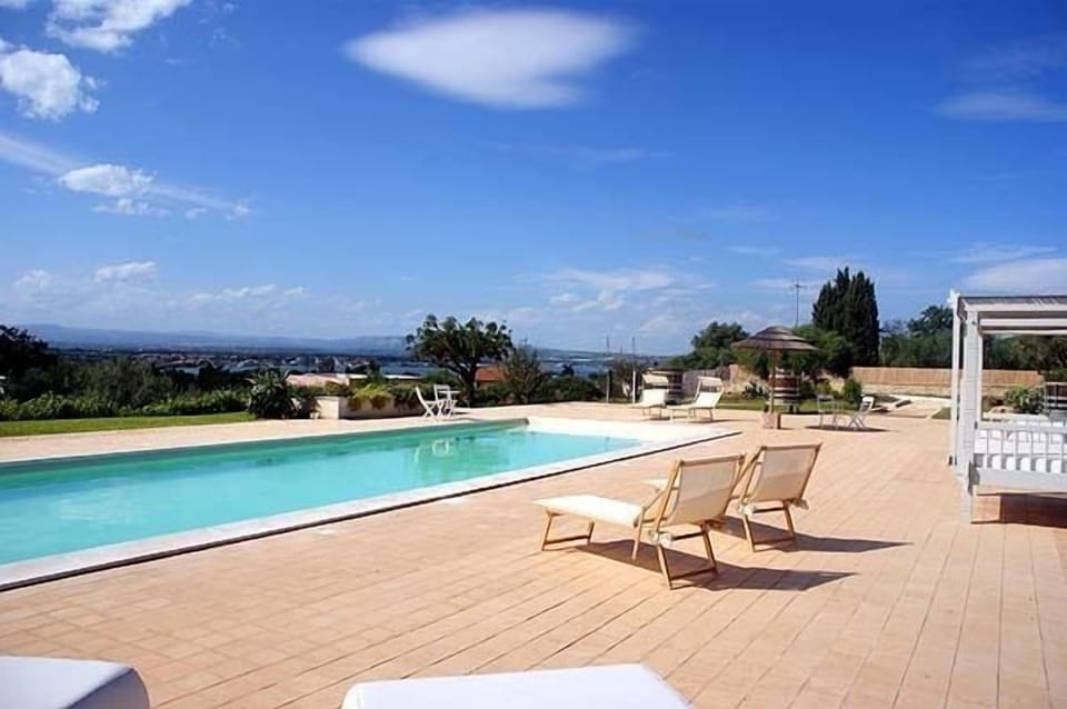 Pool with sea view.