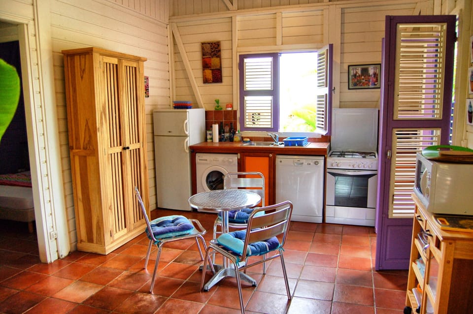 The kitchen of Villa Deshaies