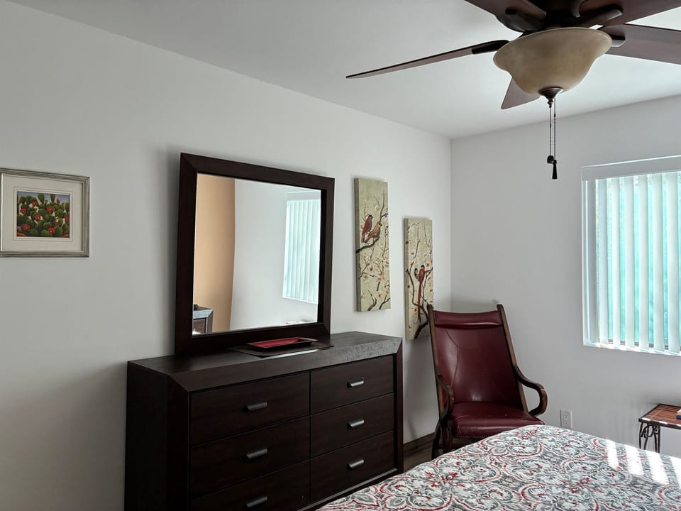 Second bedroom.