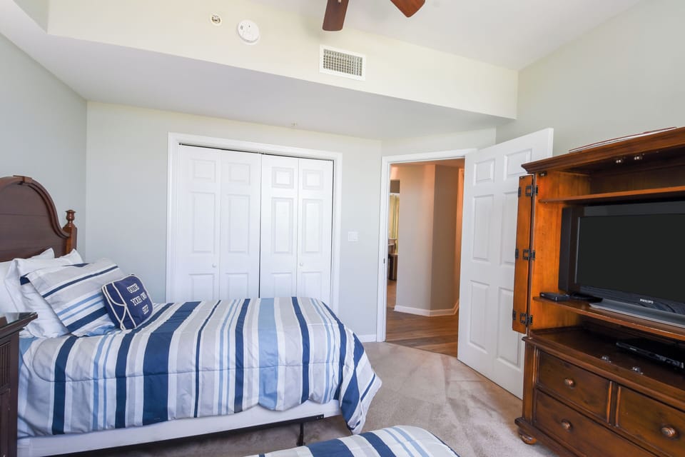 Silver Beach Towers West 603 - Guest Bedroom with TV