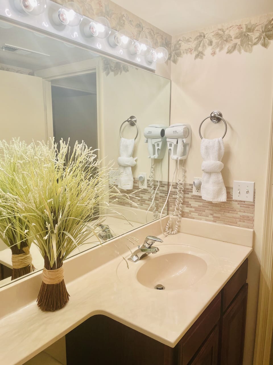 Guest bathroom 