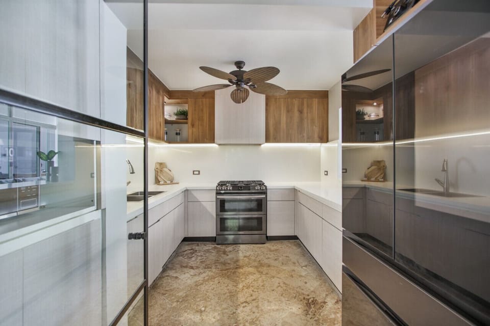Villa Vivero 13: fully equipped kitchen with a cook included