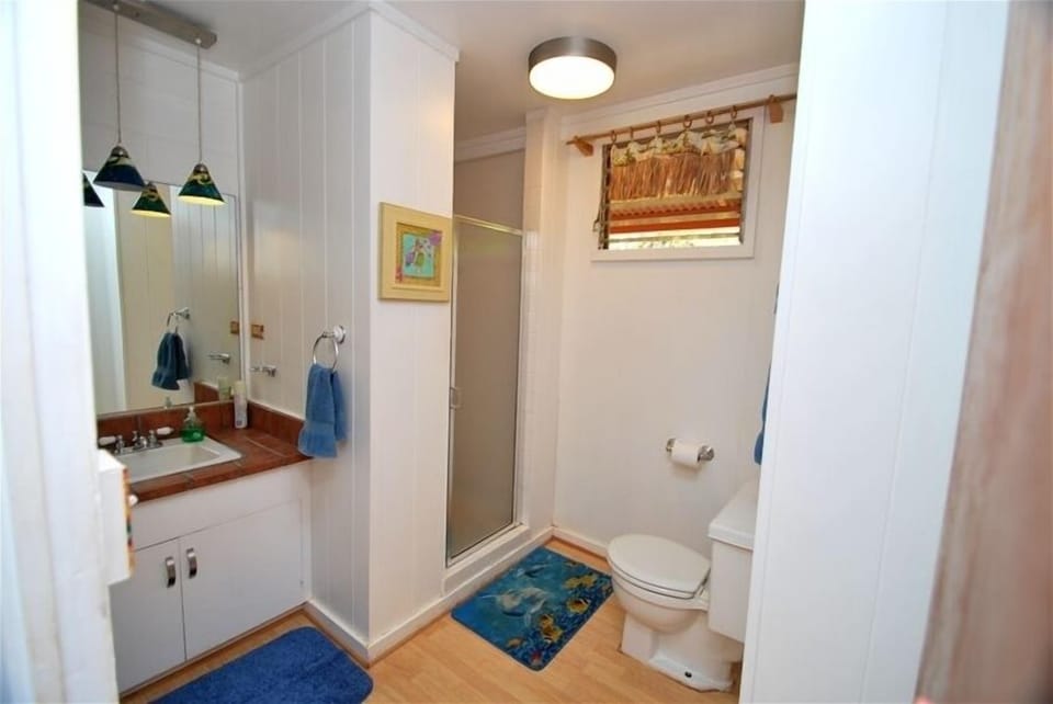 C6 Bathroom