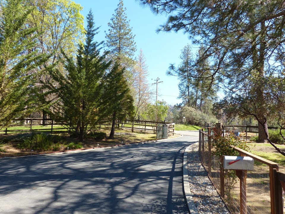 Entry way to Mountain Dream Country Home.