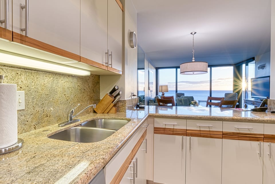 Kitchen l