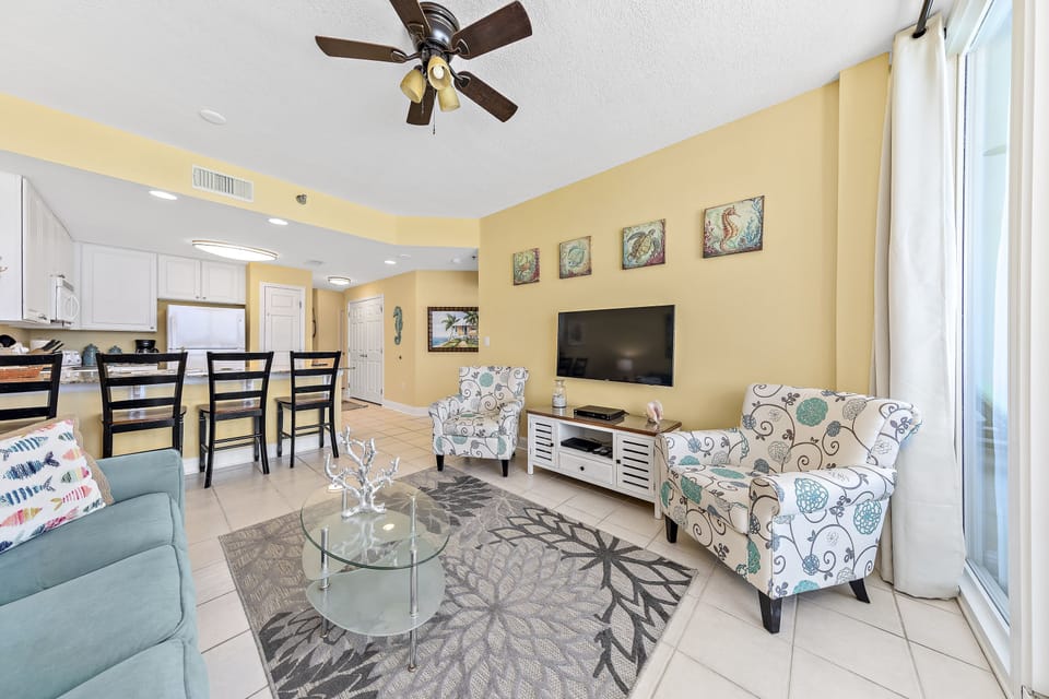 Main living area, flat screen TV
