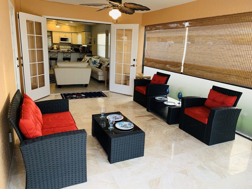 Brand new pool deck's furniture