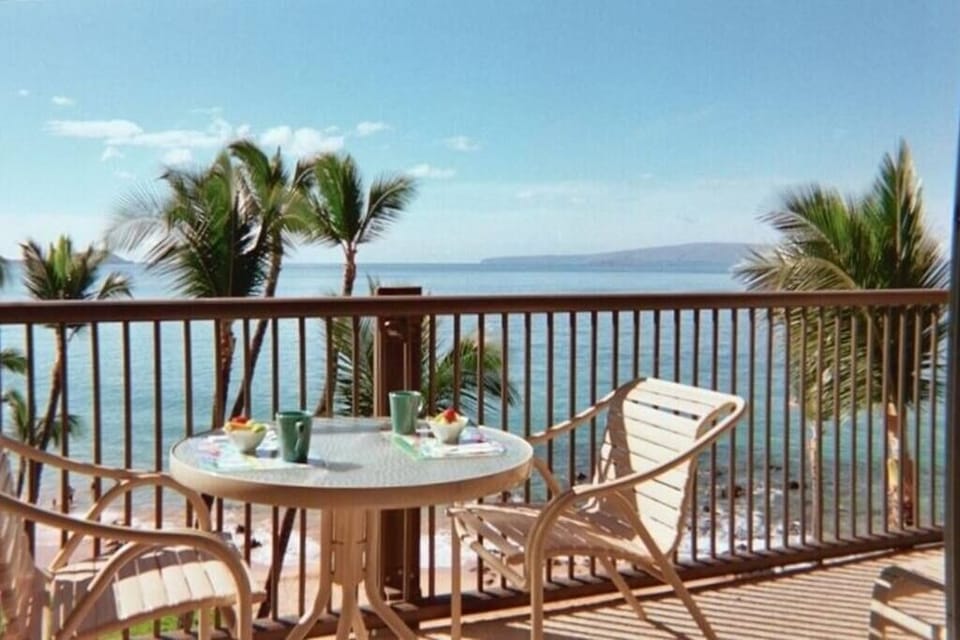 Morning breakfast on lanai