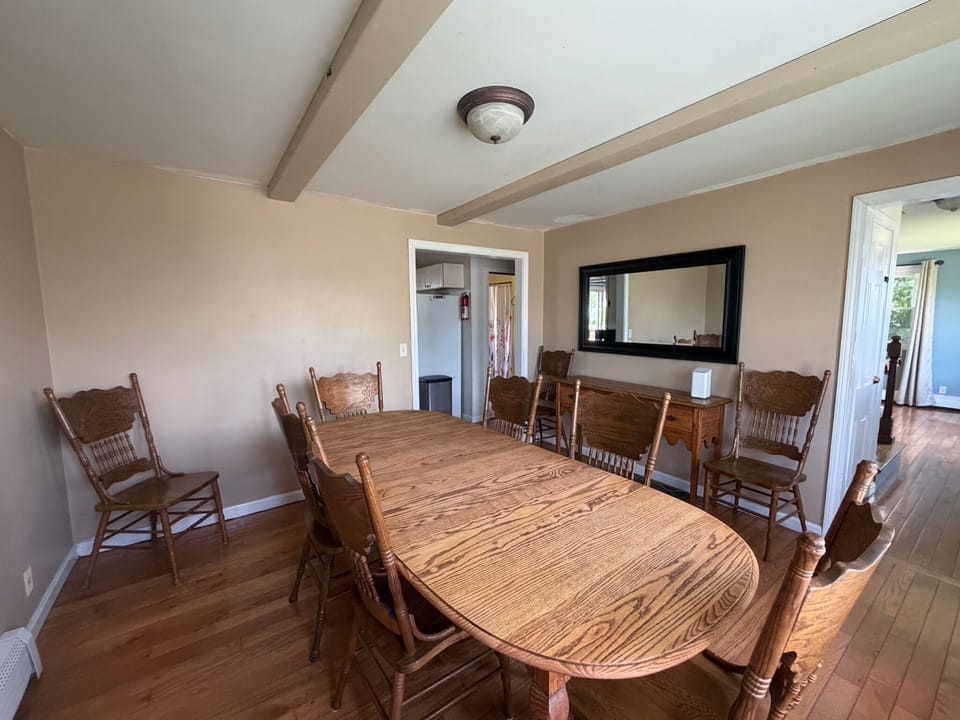 Dining room with 10 chairs