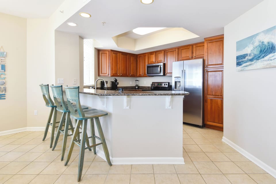 Silver Beach Tower West 406 - Breakfast Bar