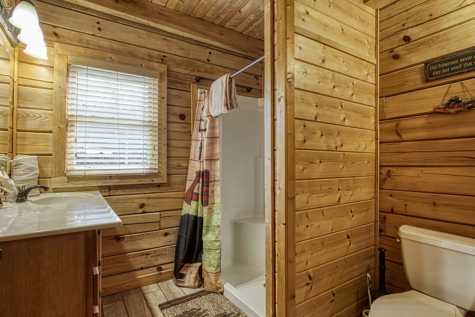 Smoky Mountain Log Cabin "River Cabin" - Bathroom with walk in shower
