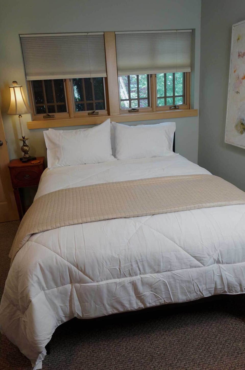 1 bedroom with luxe Queen mattress & bedding