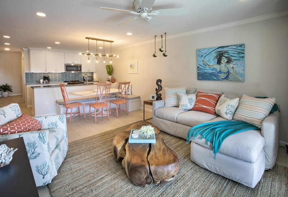 Modern and Luxurious Great Room