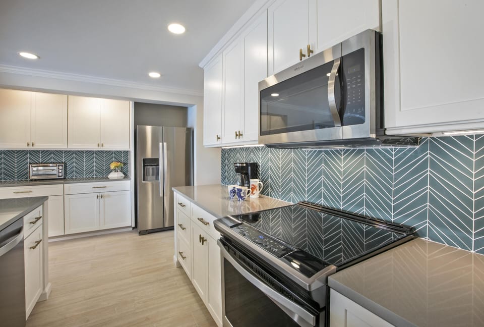 Modern, Streamlined, Beautiful Kitchen