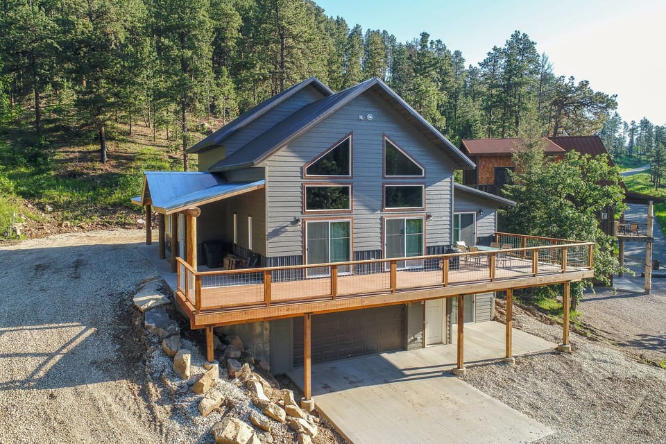 Lazy Dog Lodge