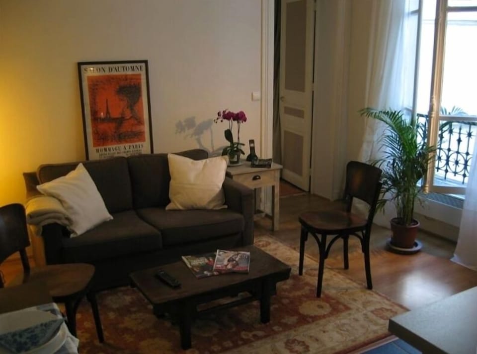 Le Salon with 82 cm Flat Screen TV,  Movie Channels and Disney