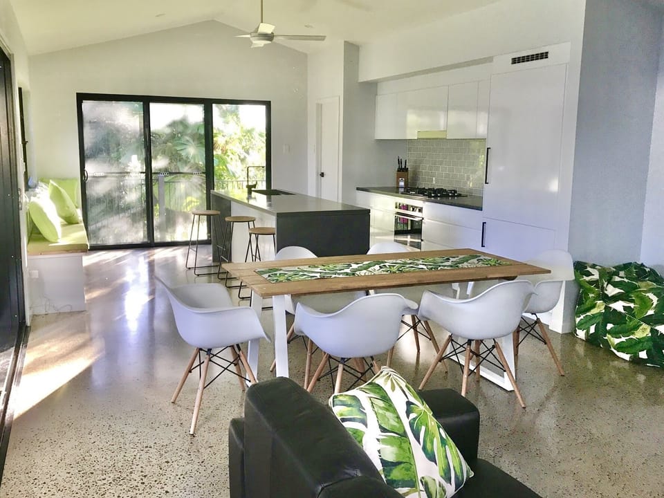 Tropical open living