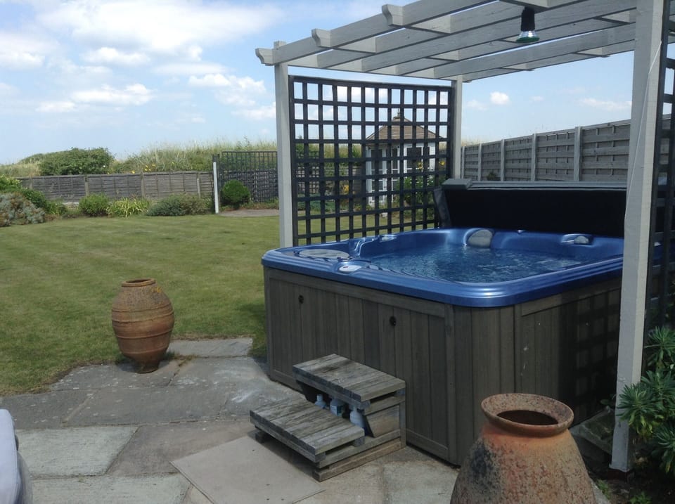 The hot tub.Please book in advance. Extra charge.