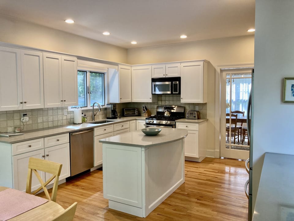 Updated kitchen w/stainless steel appliances 