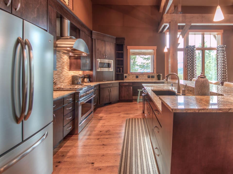 Swift Bear Chalet, Kitchen, 2