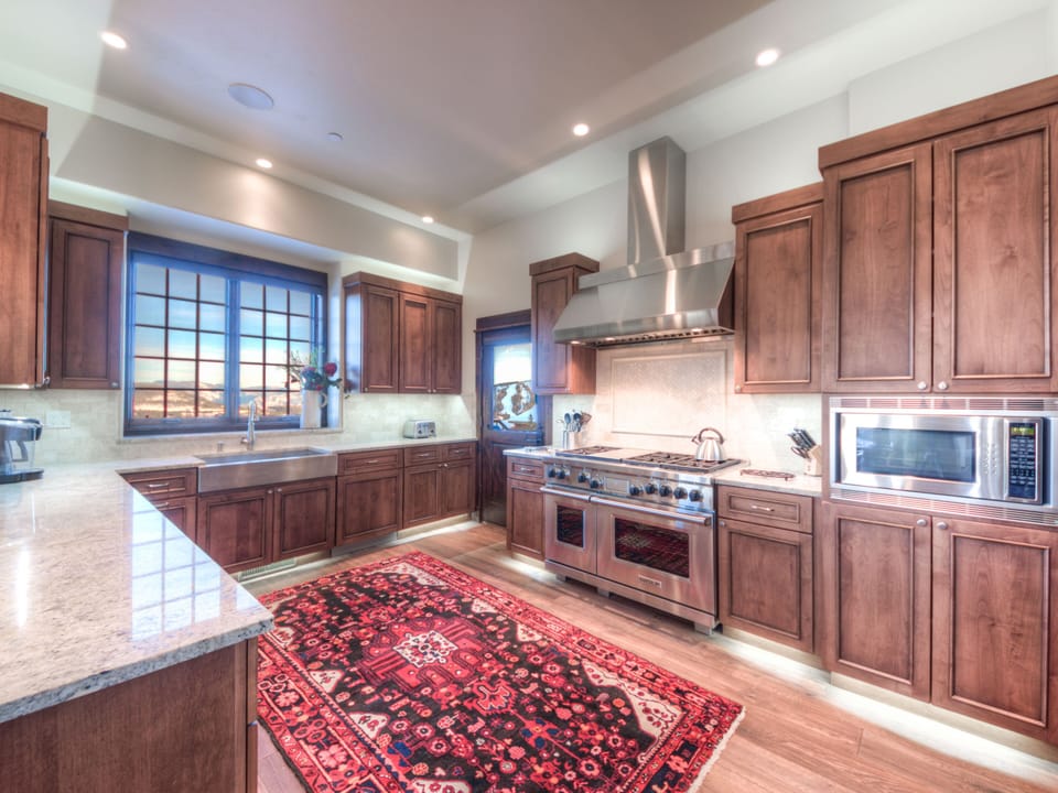 Cowboy Heaven Luxury Suite 7A, Kitchen 2