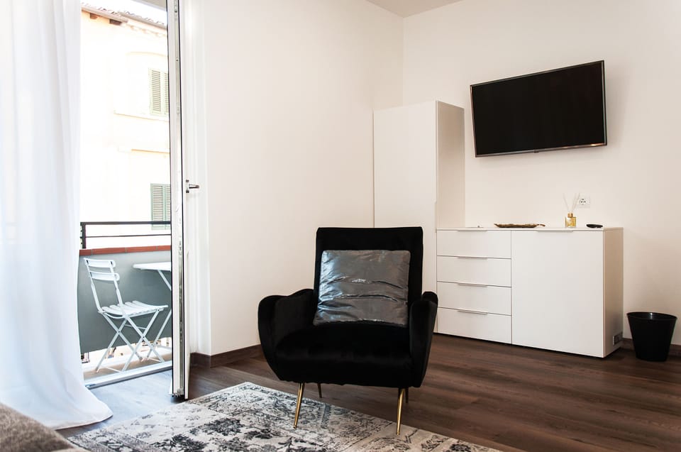 Suite, 1 King Bed with Sofa bed, Non Smoking, City View | Premium bedding, down comforters, memory foam beds, minibar