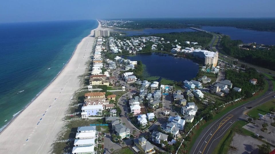 Close to Lake Front Pool