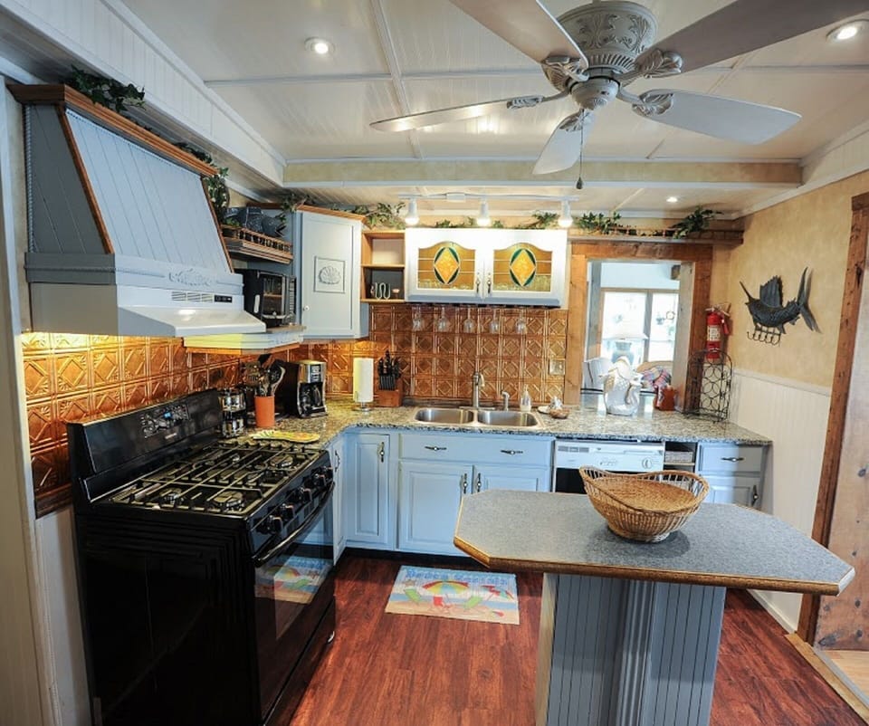 kitchen with granite counter tops