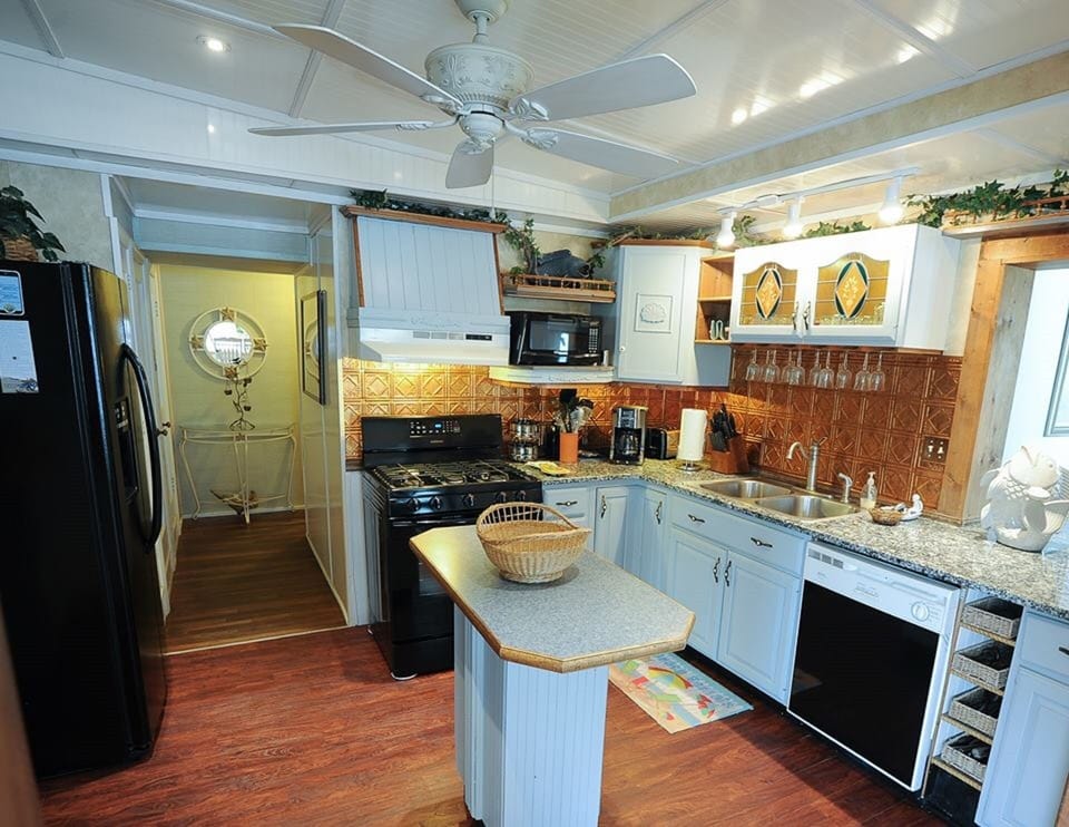 kitchen with granite counter tops