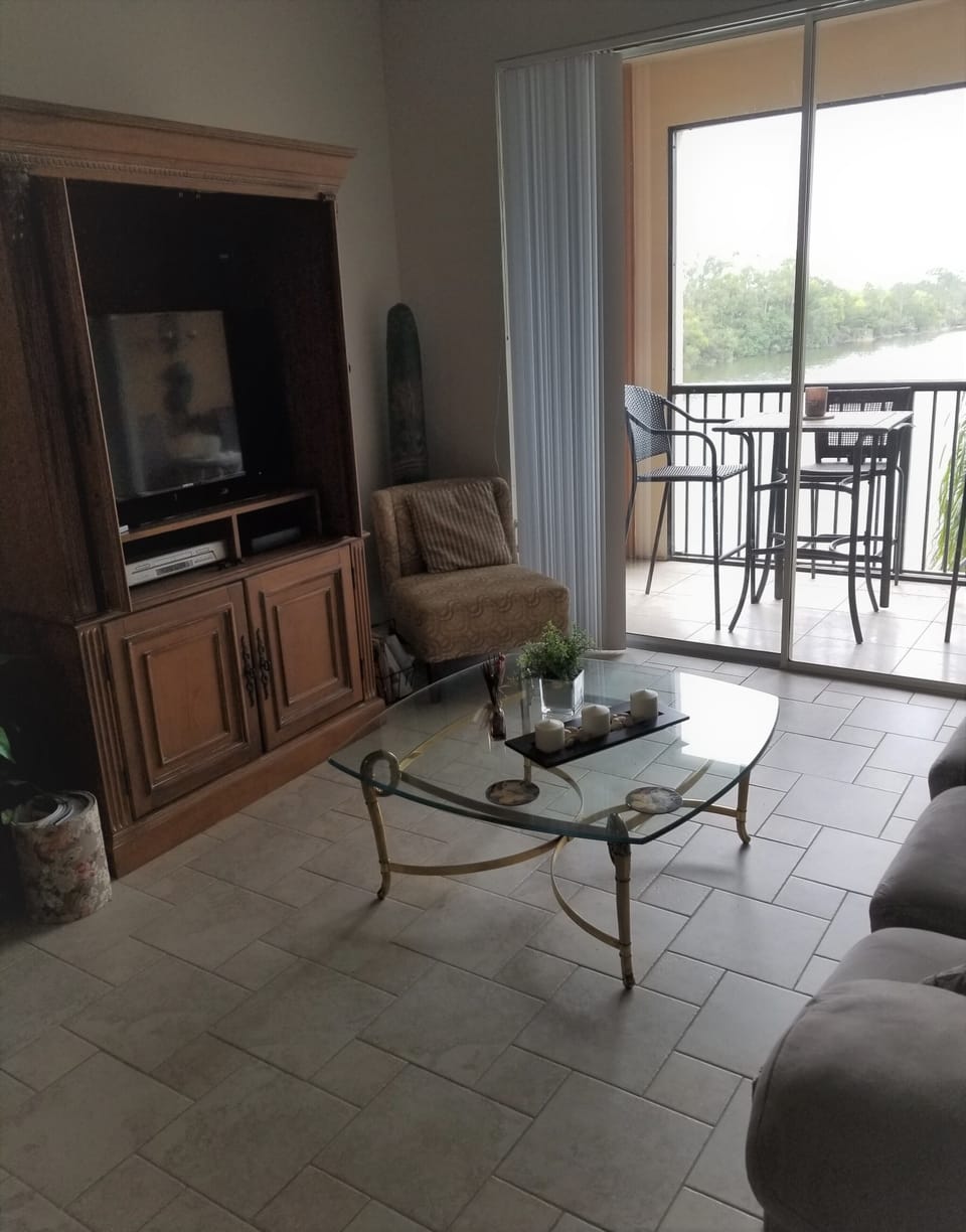 Living Room and 39in TV