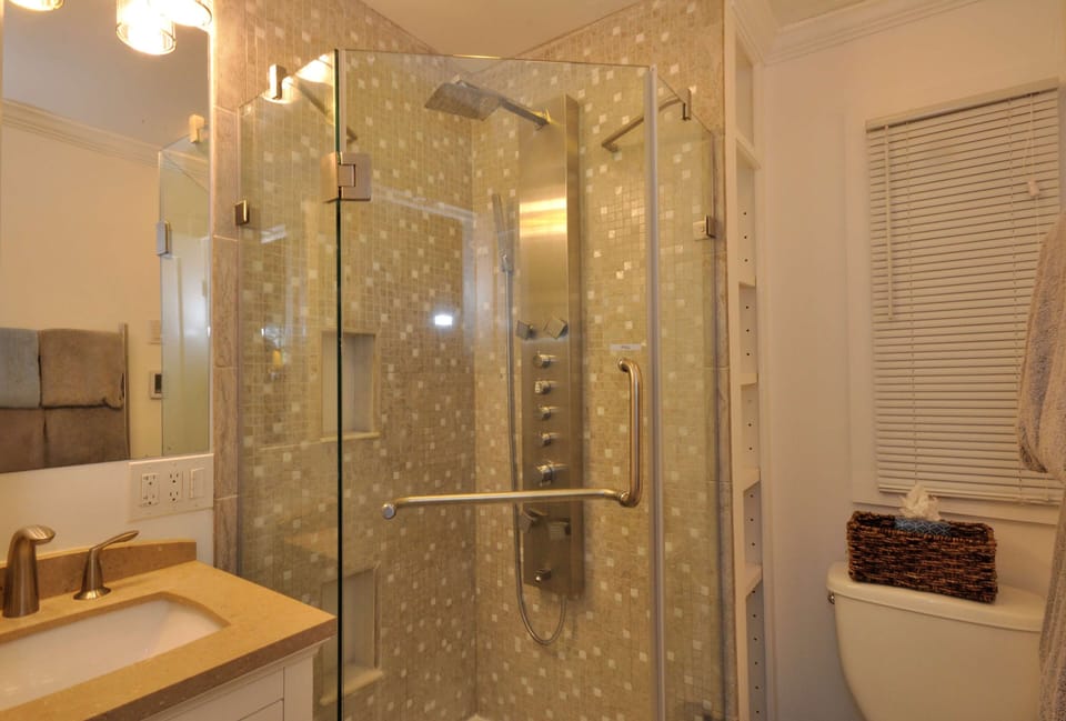 Spa shower, heated floor and towel rack