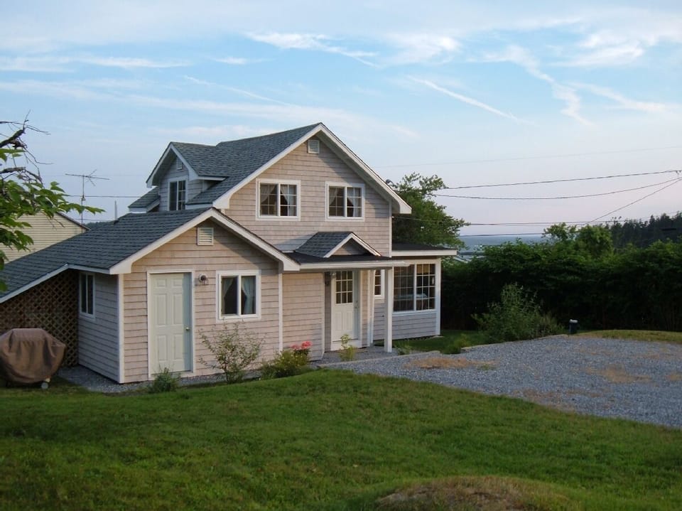 Front of the cottage (before the shrubbery matured)
