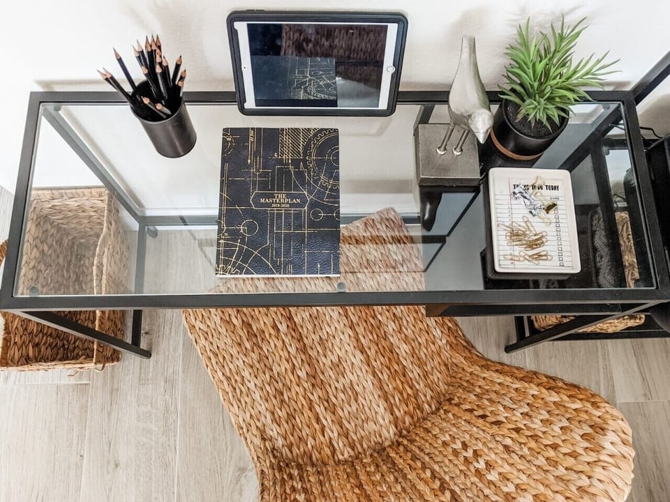 Work station