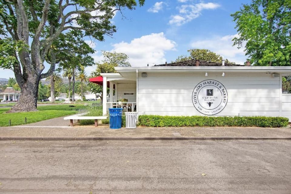 Silverado Market & Bakery