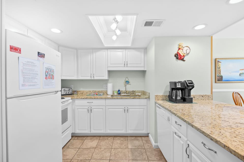 Kitchen with hamilton beach brew station.