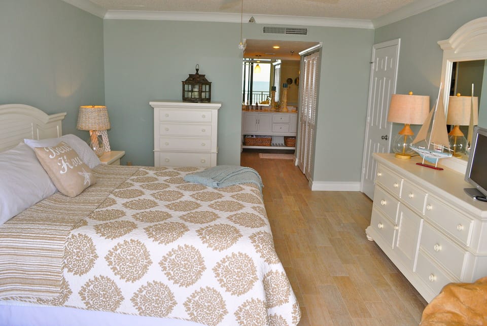 Master Bedroom with King size bed