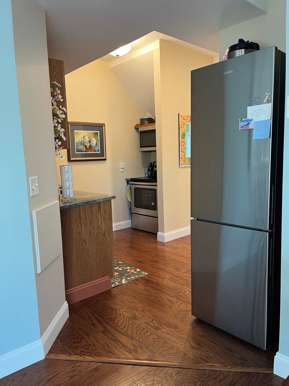 Full kitchen ~fridge/freezer, instant pot, utensils