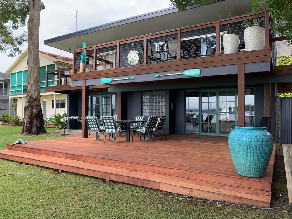 brand new stunning bottom deck as well now. amazing spaces to entertain or rel