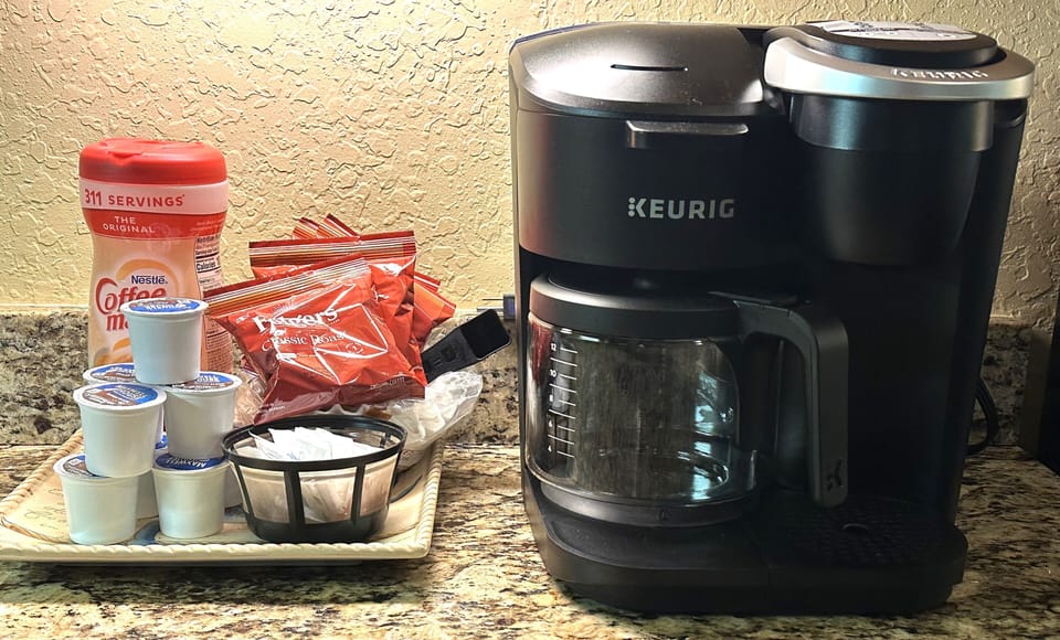 Dual coffee maker (Keurig Pod & Carafe) and coffee starter kit