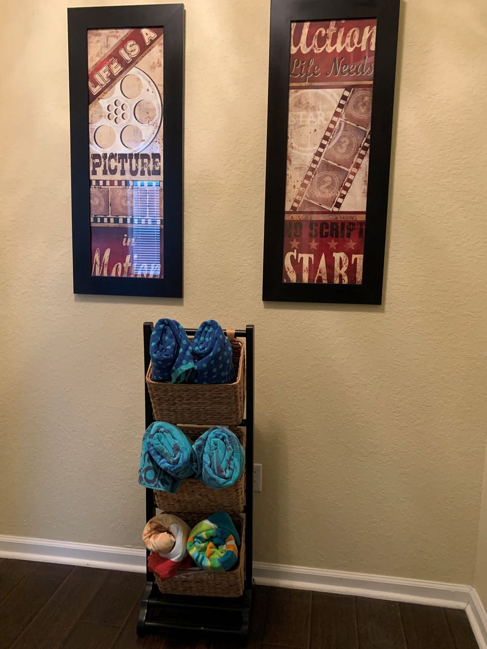 Pool towels (more in laundry room)