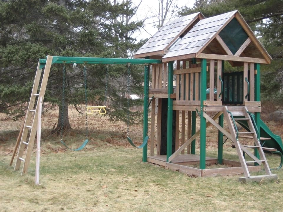 Swing set
