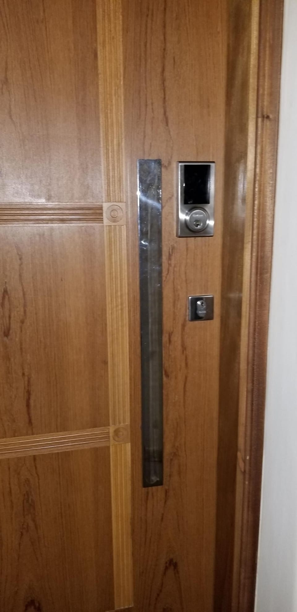 Porta de Entrada com Fechadura Eletrônica